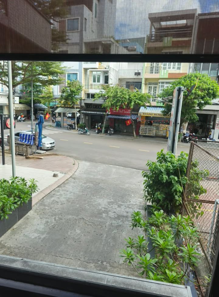 Nhà góc 2 mặt tiền tại phường Quy Nhơn Nam, Bình Định - Giá 5.6 tỷ, sẵn sàng vào ở!