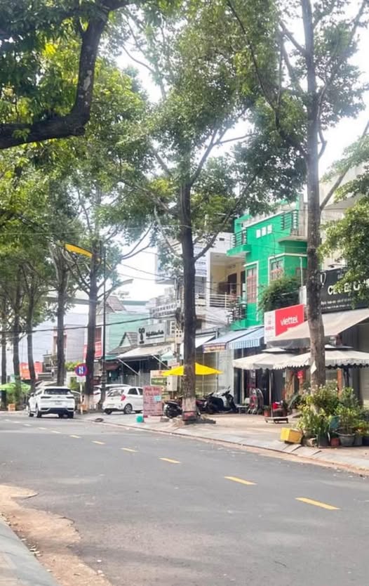 Bán nhà 2 mặt tiền đường Lý Tự Trọng, Pleiku 96m² giá 6 tỷ - Vị trí đắc địa kinh doanh!