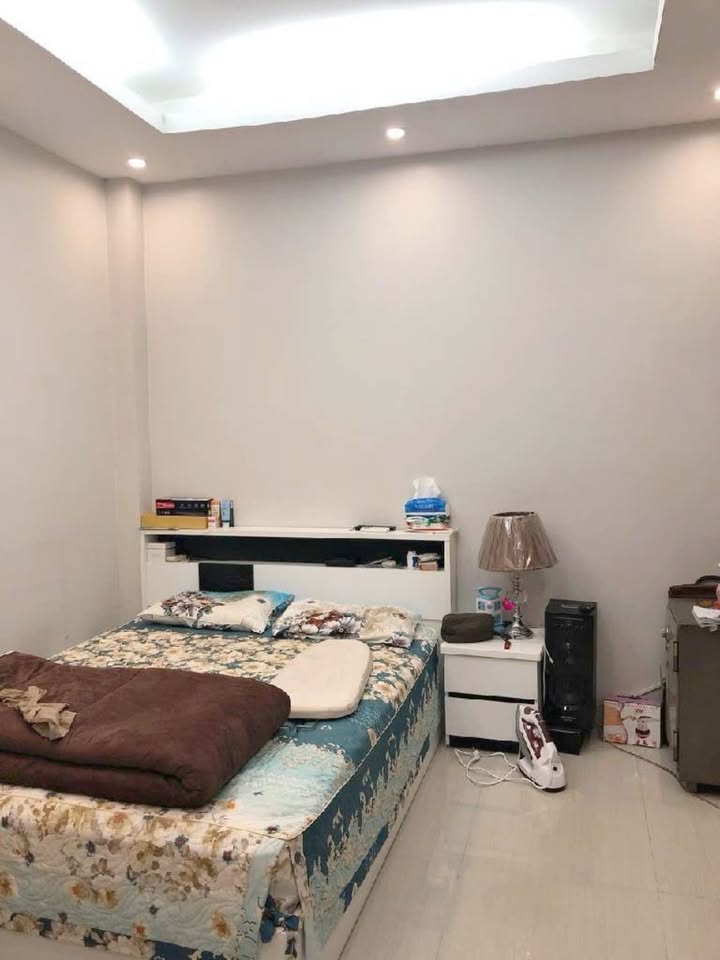 Nhà phố Tôn Đức Thắng, Văn Miếu, Đống Đa 35m² - Sổ đỏ chính chủ, ô tô đỗ cửa!