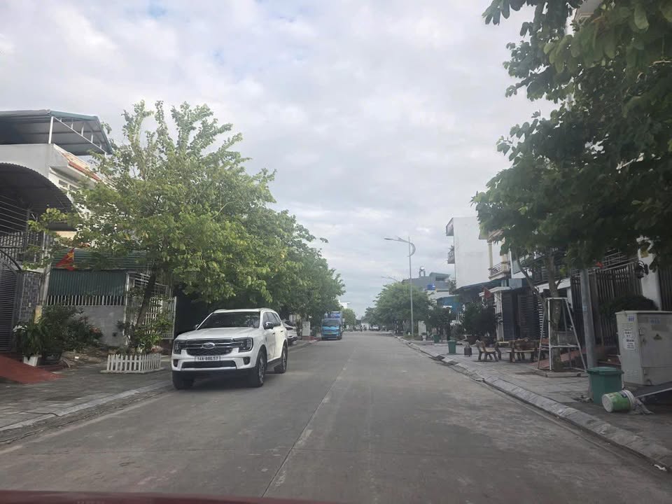 Đất nền Móng Cái, mặt đường Minh Khai 90m² giá 2 tỷ - Cần thanh khoản gấp!