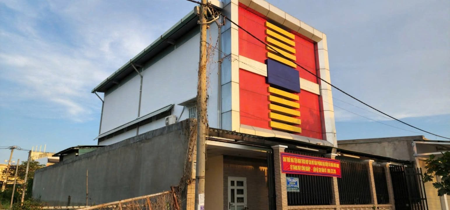 Nhà mặt tiền đường Phạm Hùng, Nhà Bè 300m² giá 35 tỷ - Đầu tư sinh lời ngay!