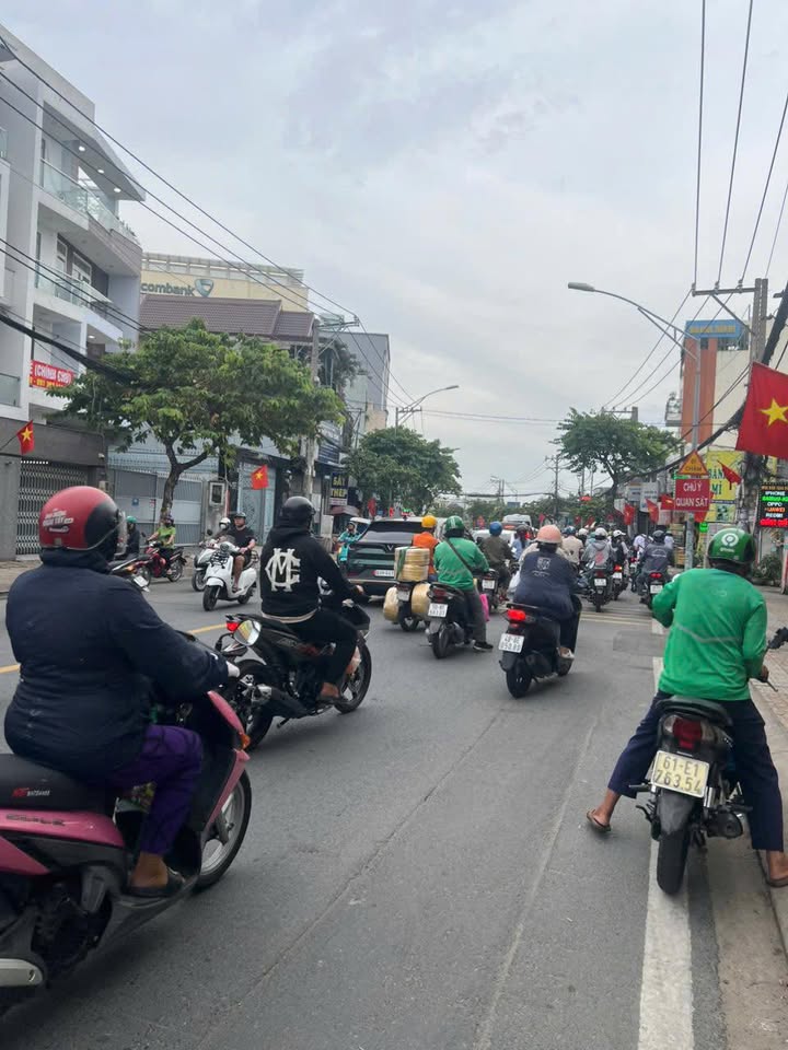 Cho thuê tòa nhà mặt tiền Đặng Văn Bi, Thủ Đức 1250m² - Vị trí vàng kinh doanh