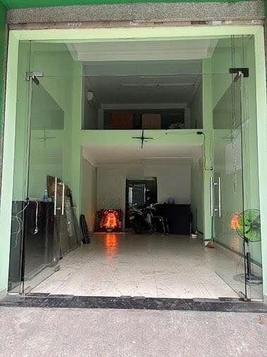 Cho thuê mặt bằng kinh doanh đường D5, Bình Thạnh 80m² chỉ 25 triệu/tháng - Vị trí đắc địa cho showroom!