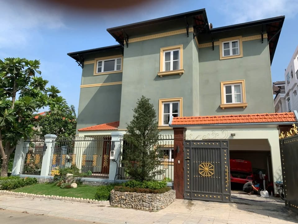 Biệt thự sinh thái hồ bơi 583m² Thạnh Mỹ Lợi giá 120 triệu - Nội thất cao cấp sẵn sàng vào ở!