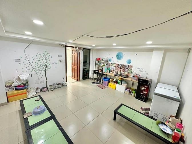 Phòng trọ cao cấp Dương Quảng Hàm 100m² chỉ 1.6 triệu - An ninh, tiện nghi đầy đủ!