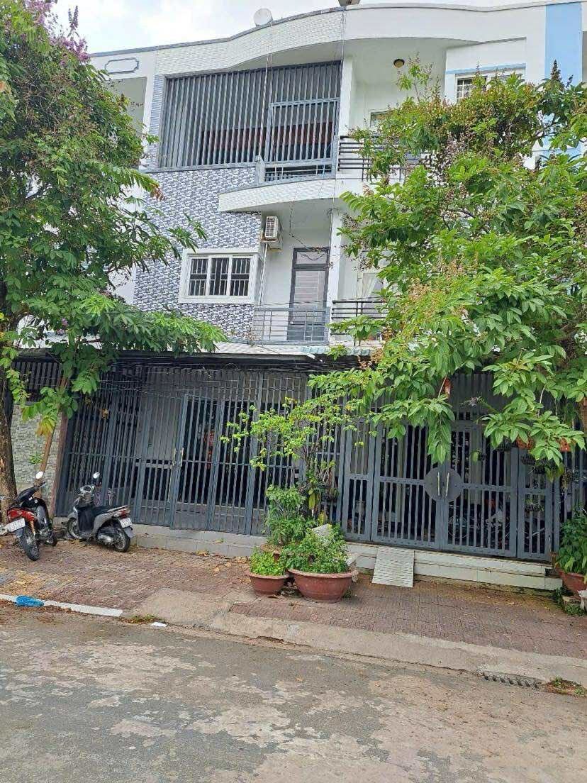 Nhà phố 6 phòng ngủ KDC 586, Cái Răng, 285m² - Giá chỉ 3.8 tỷ VND