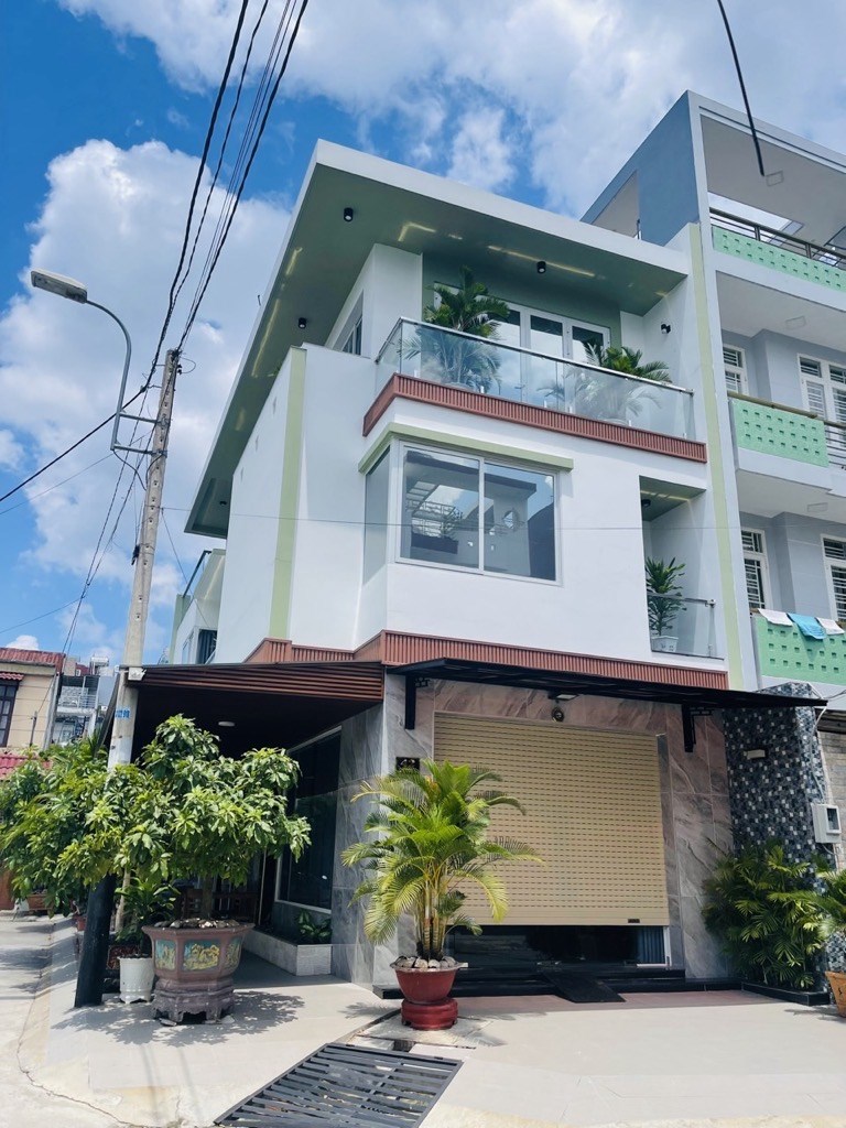 Nhà góc 3 tầng, Phường Phú Định, Quận 8, 102m², giá 11.5 tỷ - Sổ hồng chính chủ!
