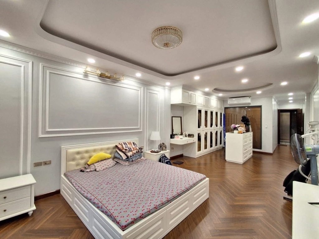 Nhà đẹp Xuân Đỉnh 32m² giá nhỉnh 9 tỷ - Gần trường học, thang máy hiện đại!