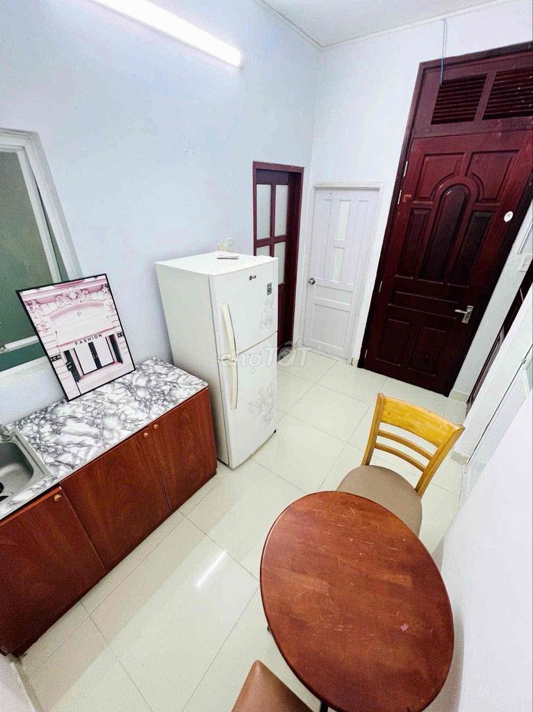 Căn hộ 2PN Nguyễn Trãi, Quận 1 giá 8.5 triệu - Không gian thoáng mát, tiện nghi đầy đủ!