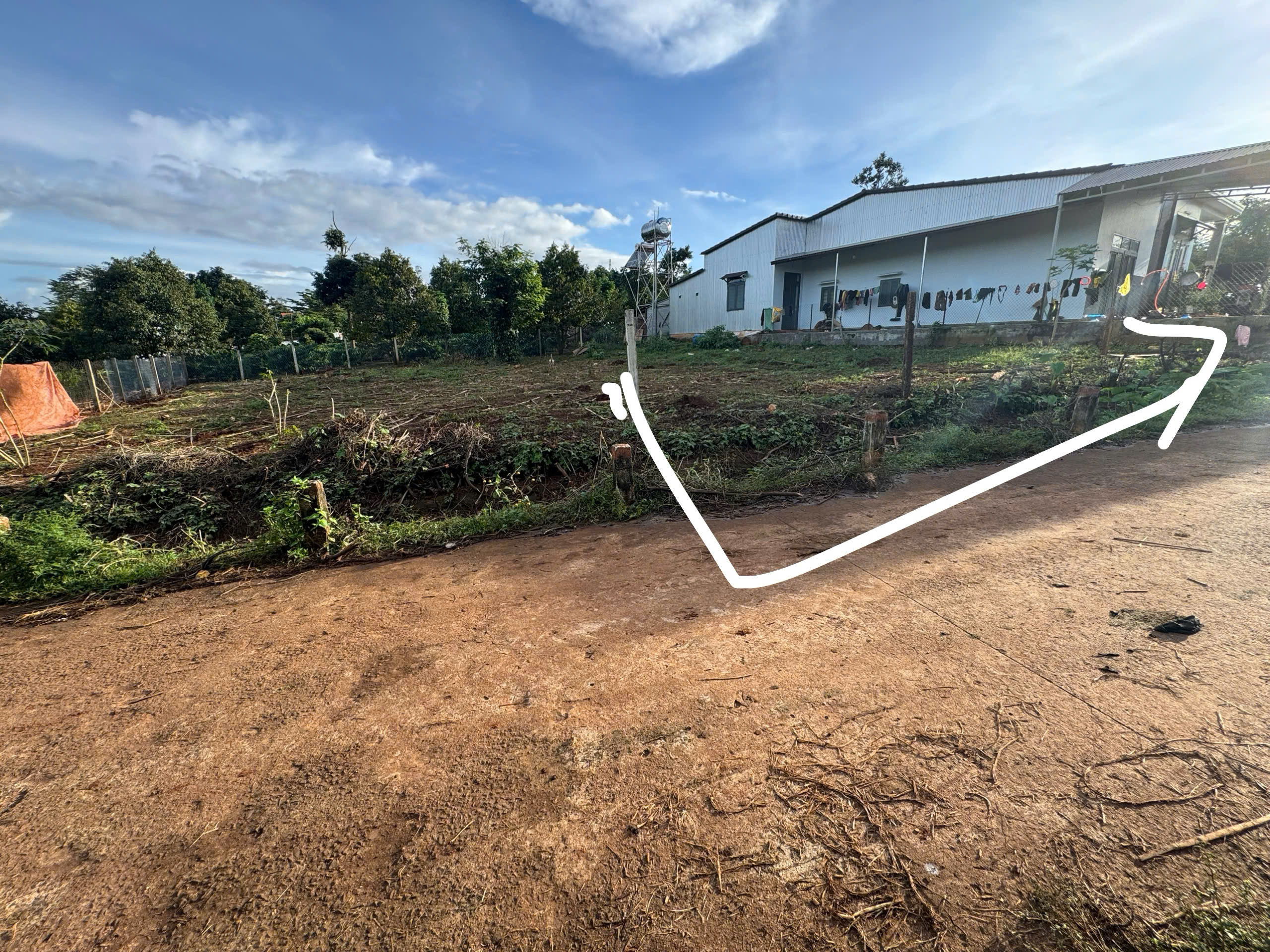 Bán đất 120.9m² Xã Quảng Phú giá 1.15 tỷ - Sổ hồng chính chủ, vị trí đẹp!