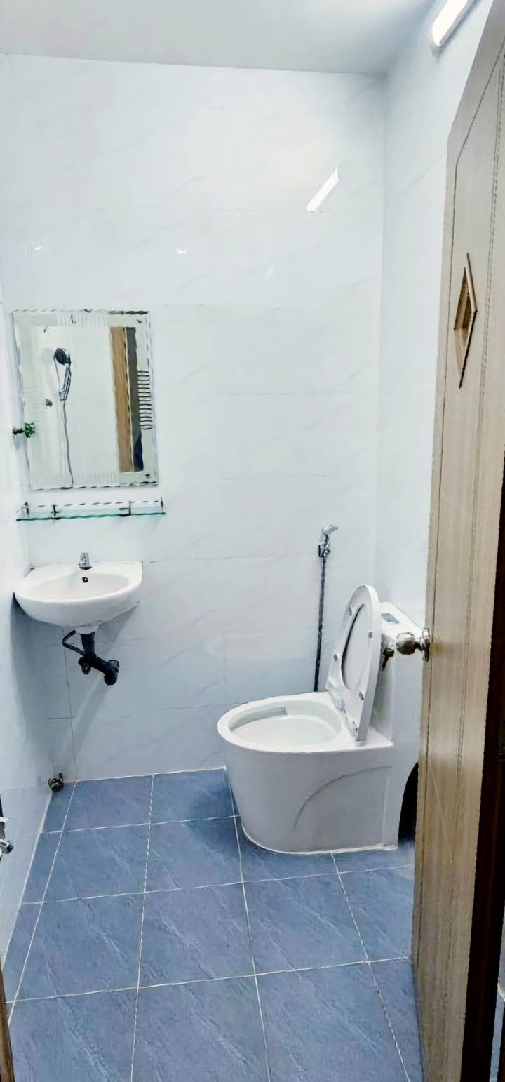 Nhà Đúc Kiên Cố 108m² Trần Xuân Soạn Q7, Giá 5.6 Tỷ - Sổ Hồng Chính Chủ!