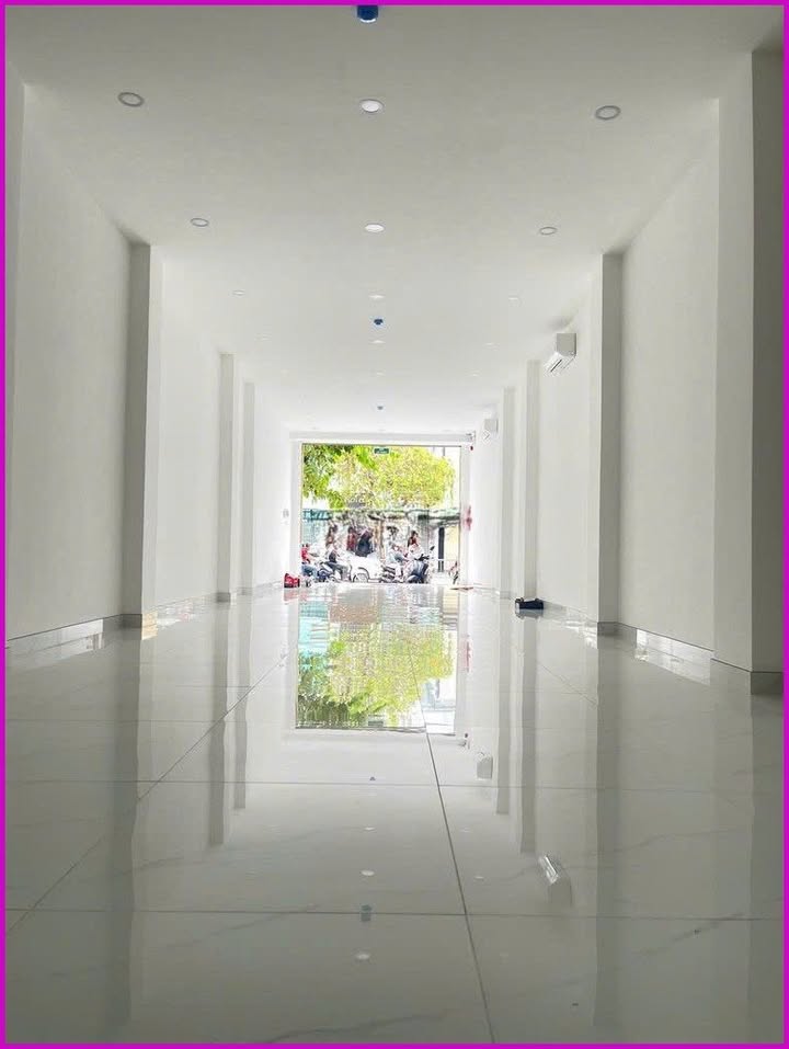 Cho thuê mặt bằng mặt tiền Đinh Tiên Hoàng, 90m² giá 90 triệu - Vị trí đắc địa trung tâm Quận 1!