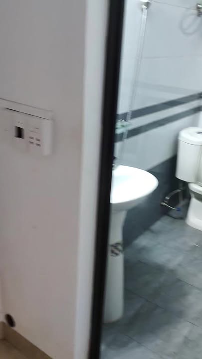 Phòng mặt đường cho thuê tại Tổ 13, phường Cam Đường - Nằm gần chợ B6 và nhiều tiện ích