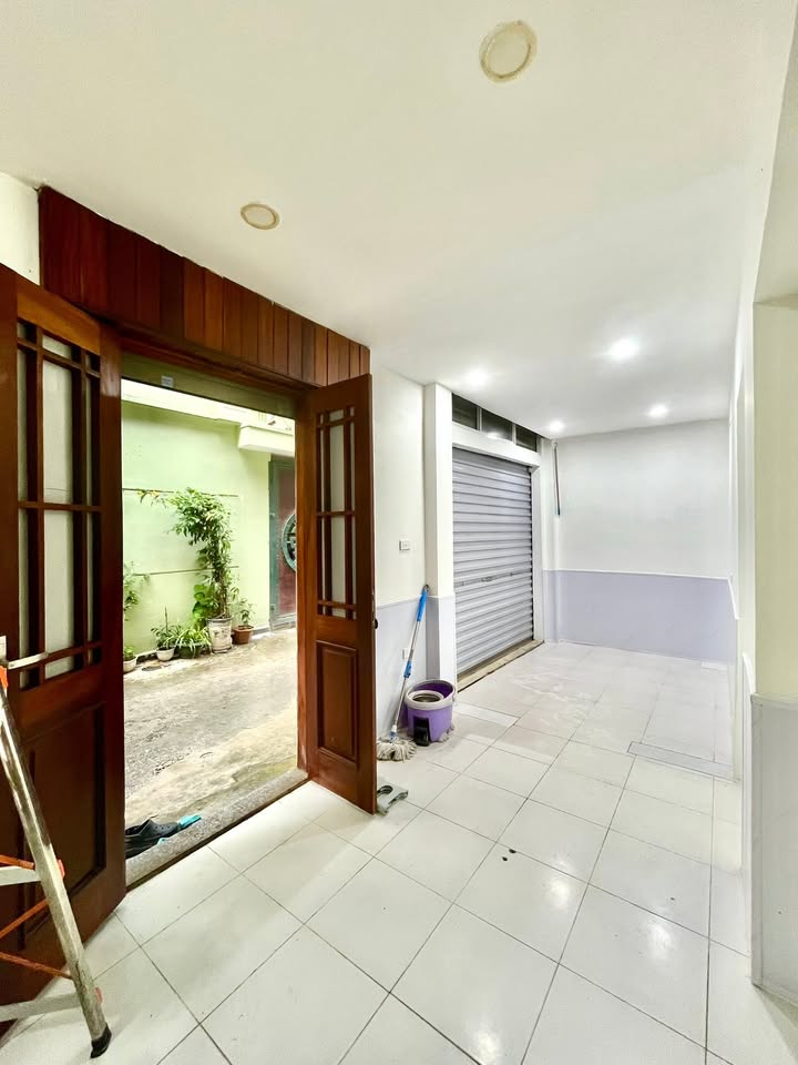 Nhà cho thuê nguyên căn Trần Quốc Hoàn, 56m² - Phù hợp kinh doanh và sinh hoạt