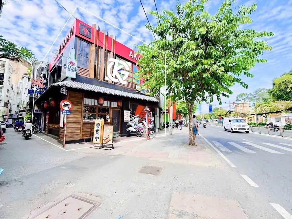 Nhà GÓC 2 Mặt Tiền Cách Mạng Tháng 8, Quận 1, Diện Tích 144m² - Phù Hợp Kinh Doanh Đa Ngành