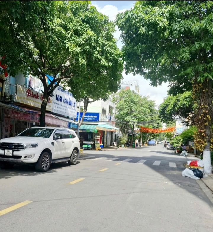 Nhà mặt tiền đường Họ Lê, Tân Phú, 82m² giá 10 tỷ - Đầu tư sinh lời ngay!