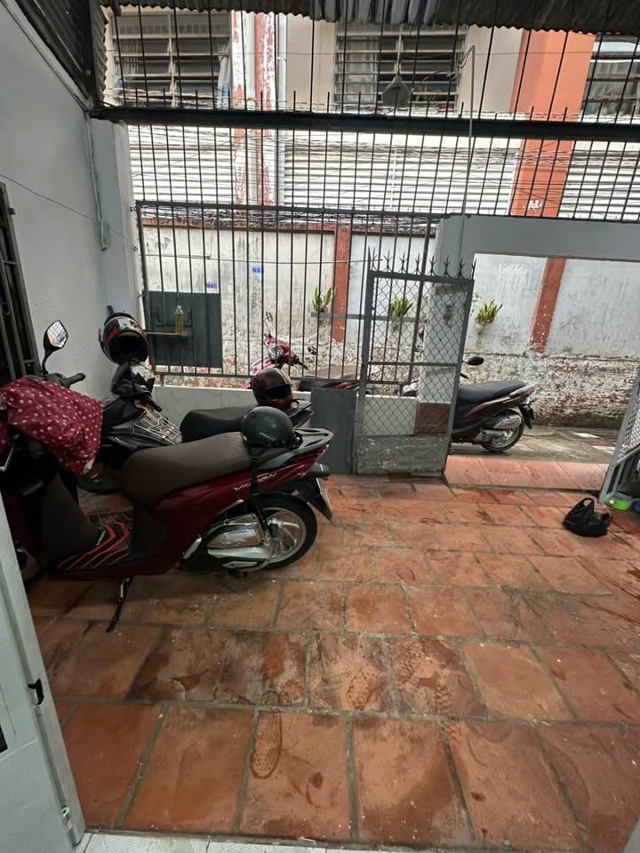 Nhà cấp 4 cho thuê tại Dĩ An 90m² giá chỉ 5 triệu/tháng - Sân xe máy rộng rãi!