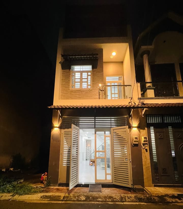 Nhà phố 1 trệt 2 lầu tại Nguyễn Duy Trinh, 51m² giá 5.19 tỷ - Vị trí đắc địa gần chợ và trường học!