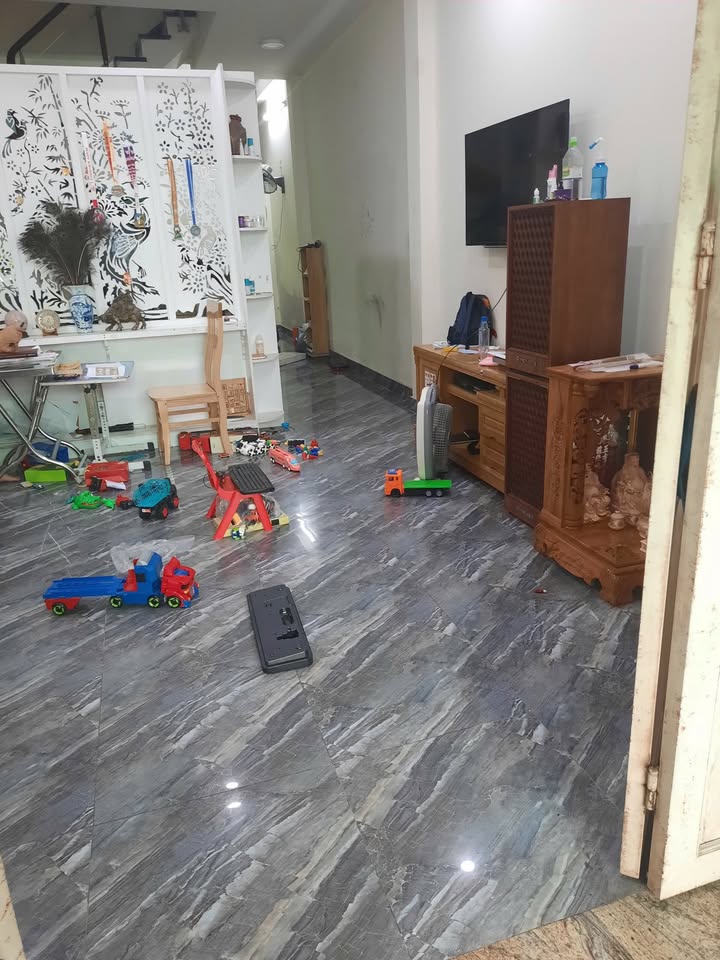 Nhà cho thuê đường 882, phường Phú Hữu, quận 9, 150m² - Giá 7.5 triệu/tháng, thích hợp cho gia đình!