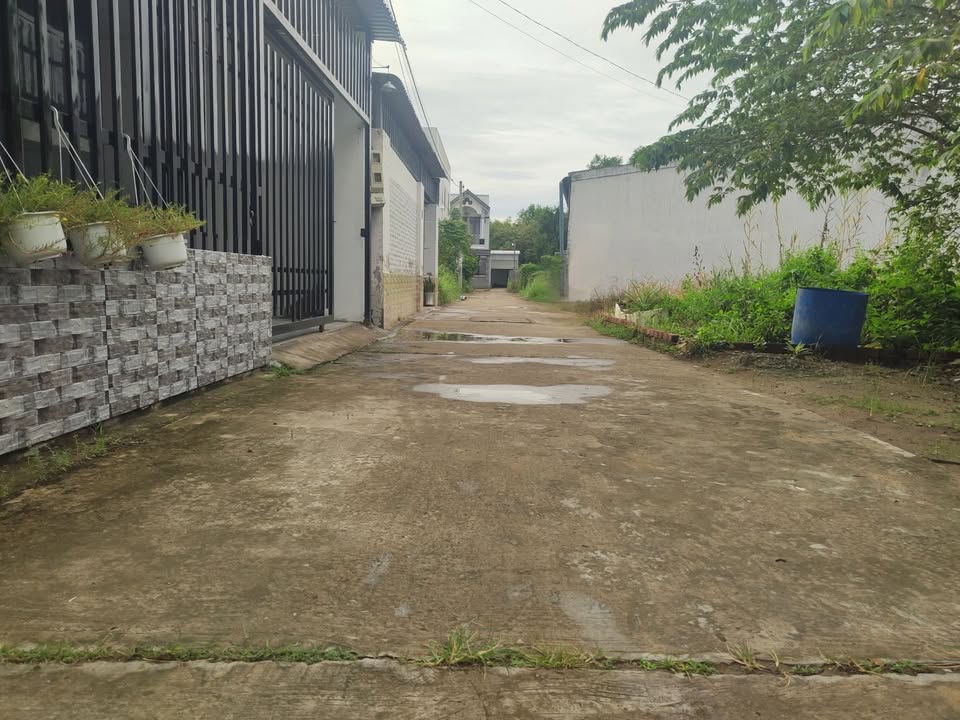 Đất nền Phú Khương Bến Tre 107m² giá 650 triệu - Sổ đỏ chính chủ, hẻm xe tải rộng rãi!