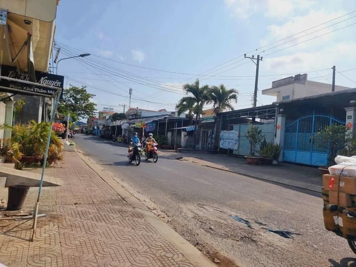 Nhà mặt tiền Sơn Thông 184.8m² giá 5.2 tỷ - Sẵn sàng kinh doanh ngay!