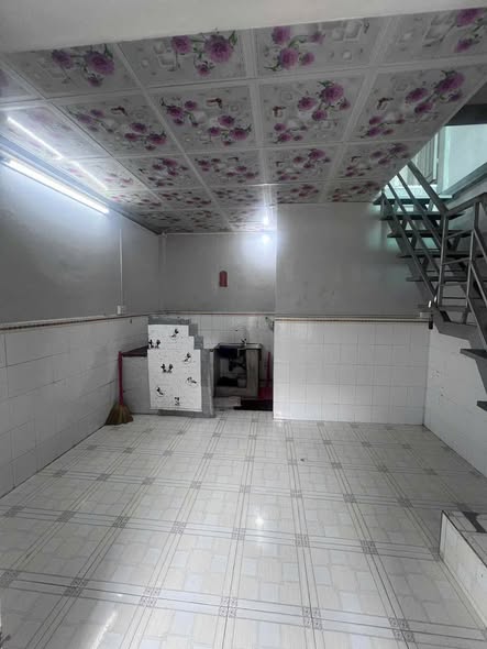 Nhà nguyên căn cho thuê hẻm Nguyễn Bỉnh Khiêm Rạch Giá 30m² - Giá chỉ 1.8 triệu/tháng!