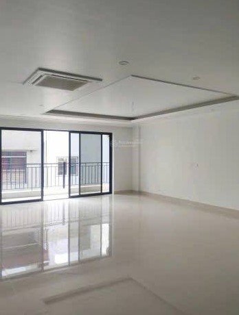 Cho thuê mặt bằng tầng 1,2 mặt phố Ngô Gia Tự, Long Biên - Phù hợp làm văn phòng, ngân hàng