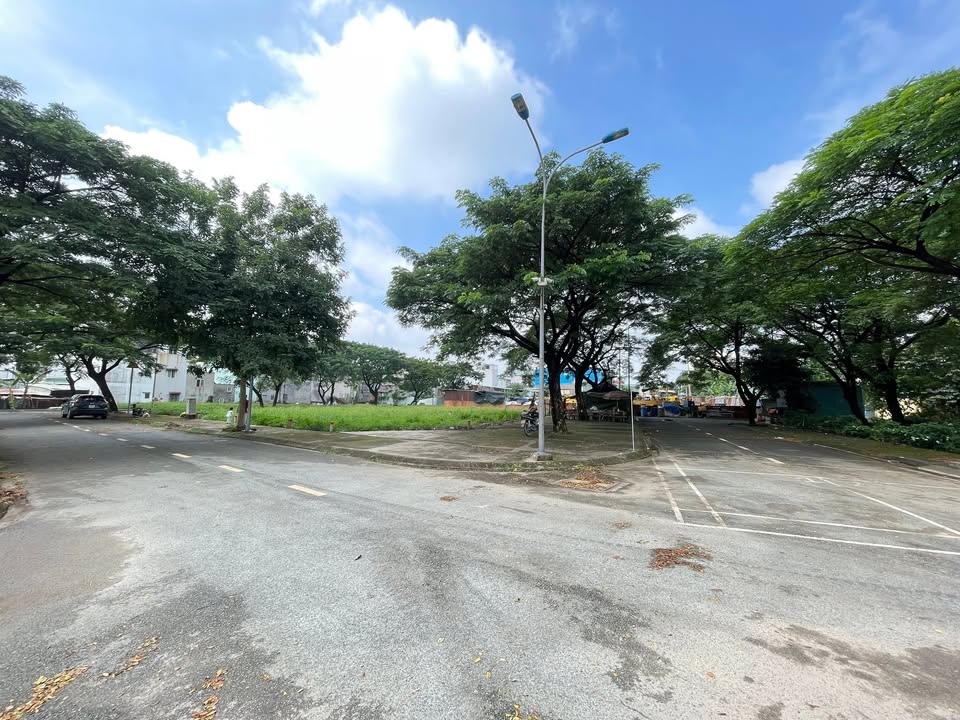 Đất nền phân lô tại đường Lê Thị Riêng, quận 12 - Giá từ 5.3 tỷ, sổ hồng chính chủ!