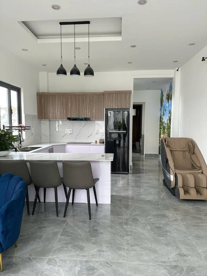 Homestay 14 phòng gần chợ Ngô Quyền Đà Lạt 64m² giá 7,7 tỷ - Cơ hội đầu tư tuyệt vời!