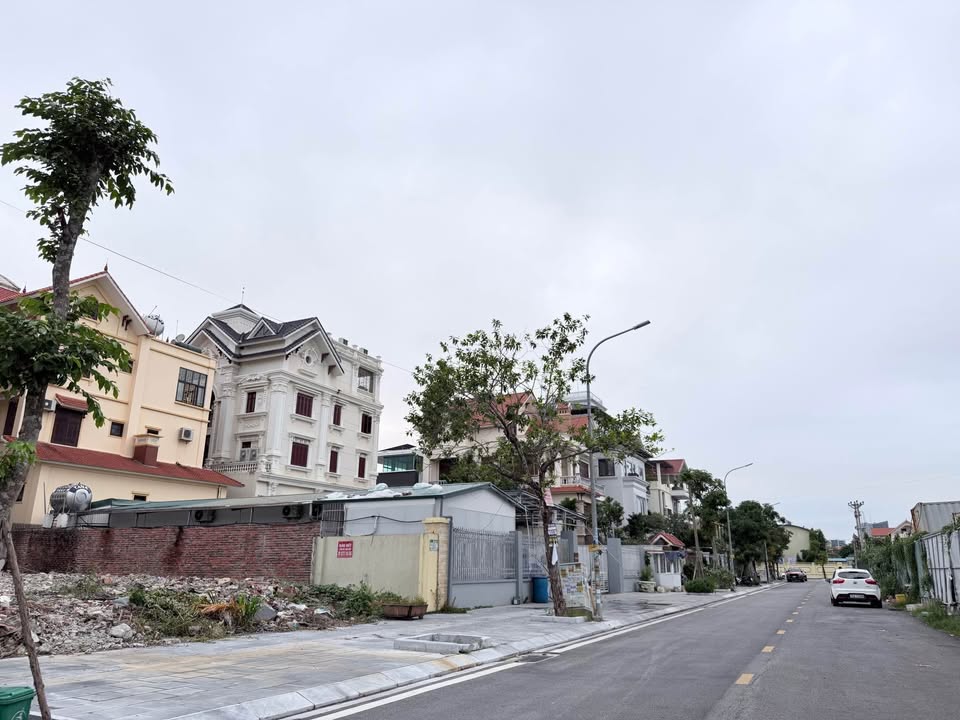 Đất biệt thự Hồng Hải Hạ Long 330m² - Hướng Đông Bắc, giá thỏa thuận!