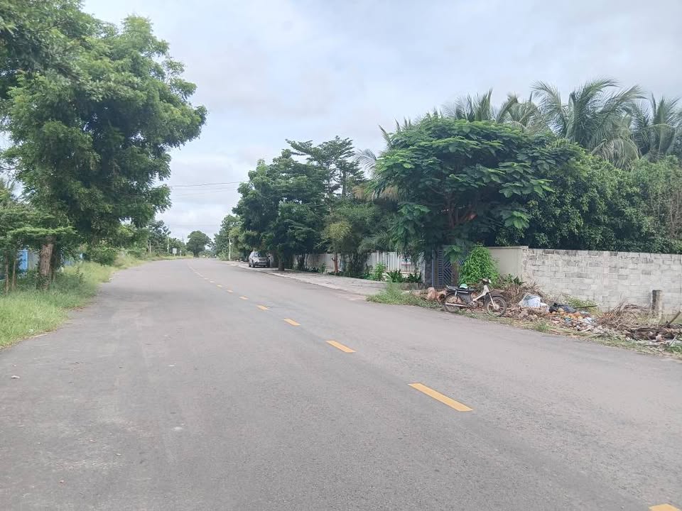 Đất mặt tiền đường Trần Bình Trọng, Mũi Né 2000m² giá 5.6 tỷ - Cơ hội đầu tư tuyệt vời!