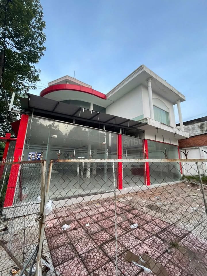 Cho thuê mặt bằng căn góc Cách Mạng Tháng 8, Thủ Dầu Một 640m² - Vị trí đắc địa cho mọi nhu cầu kinh doanh!