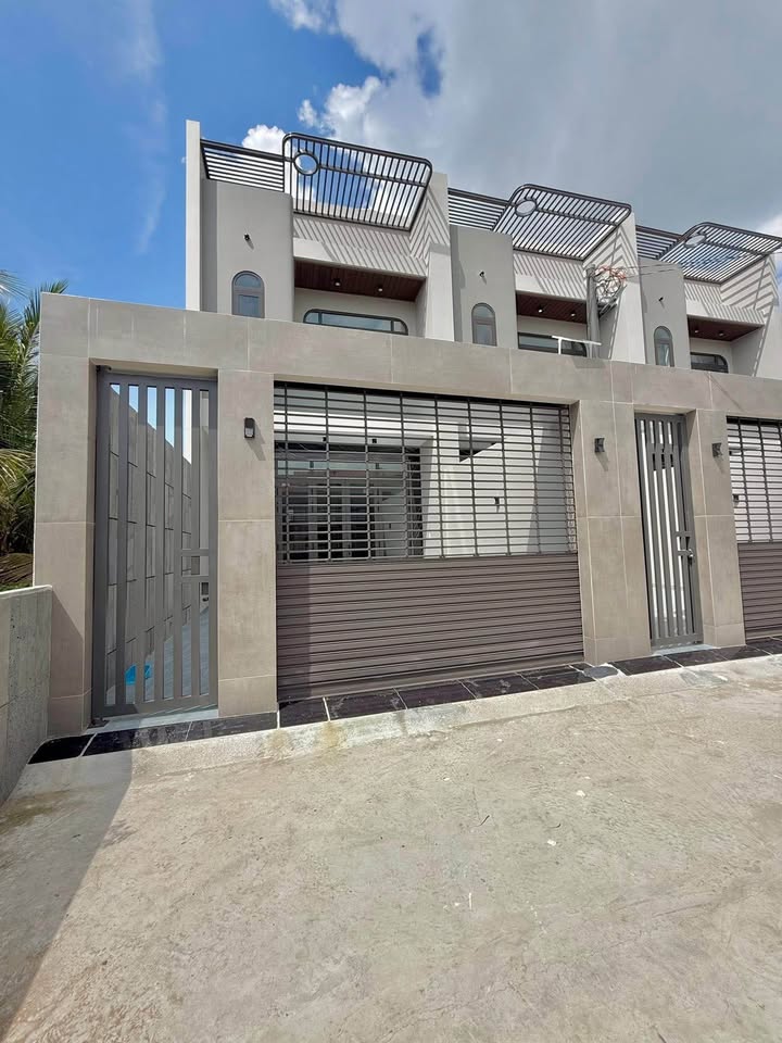 Nhà phố mới hoàn thiện tại Trung An, Mỹ Tho 95m² giá 2.5 tỷ - Sẵn sàng vào ở!