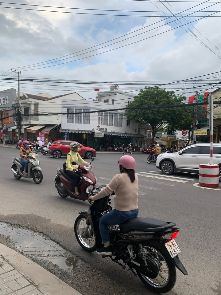 Nhà mặt tiền Lê Hồng Phong Nha Trang 100m² - Kinh doanh thuận lợi ngay ngã 4