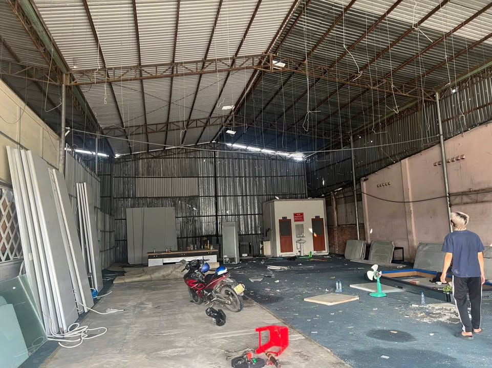 Mặt bằng cho thuê Lê Hồng Phong Thủ Dầu Một 300m² giá 20 triệu - Thiết kế thông suốt