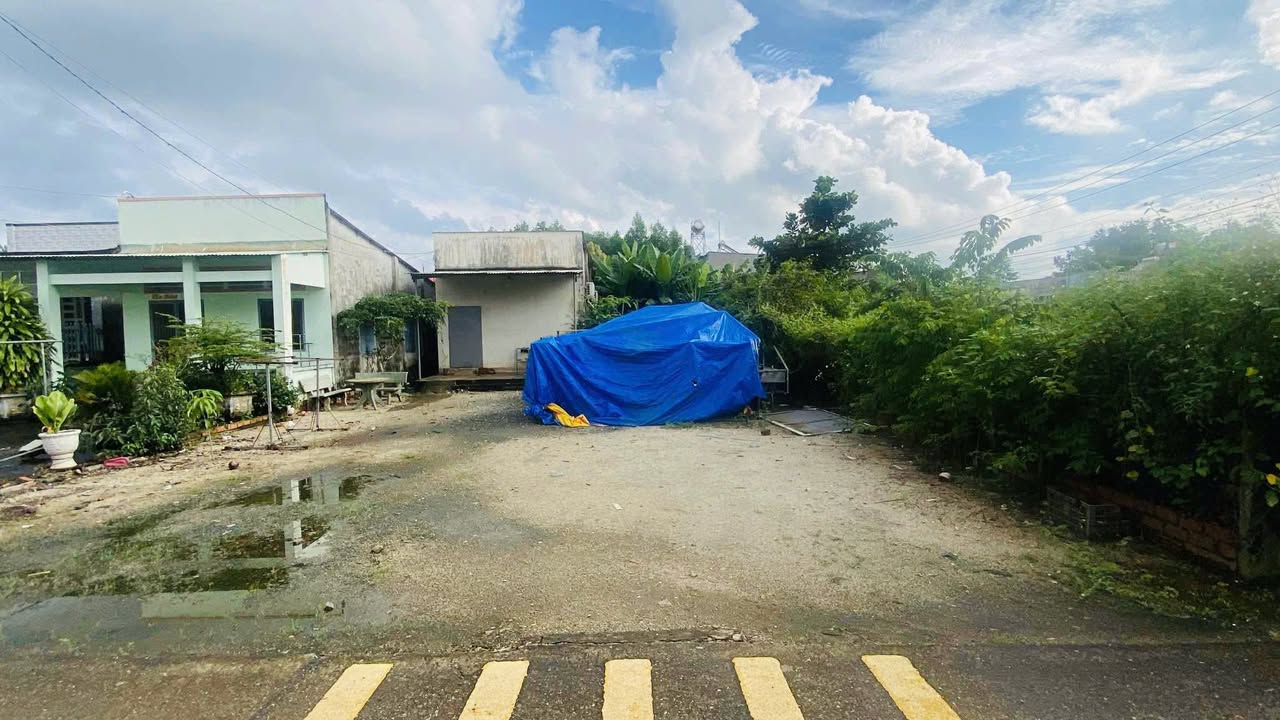 Đất nền 258m² KDC Hiện Hữu, Long Phước, 1.85 tỷ - Vị trí đắc địa gần sân bay Quốc Tế Long Thành!