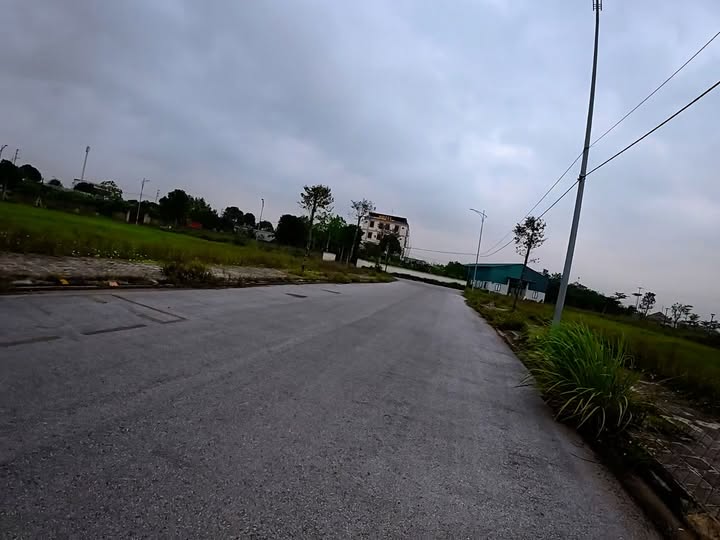 Đất đẹp 2 mặt đường tại KTM Chợ Vực, Hoằng Ngọc 100m² - Sẵn sàng xây dựng!