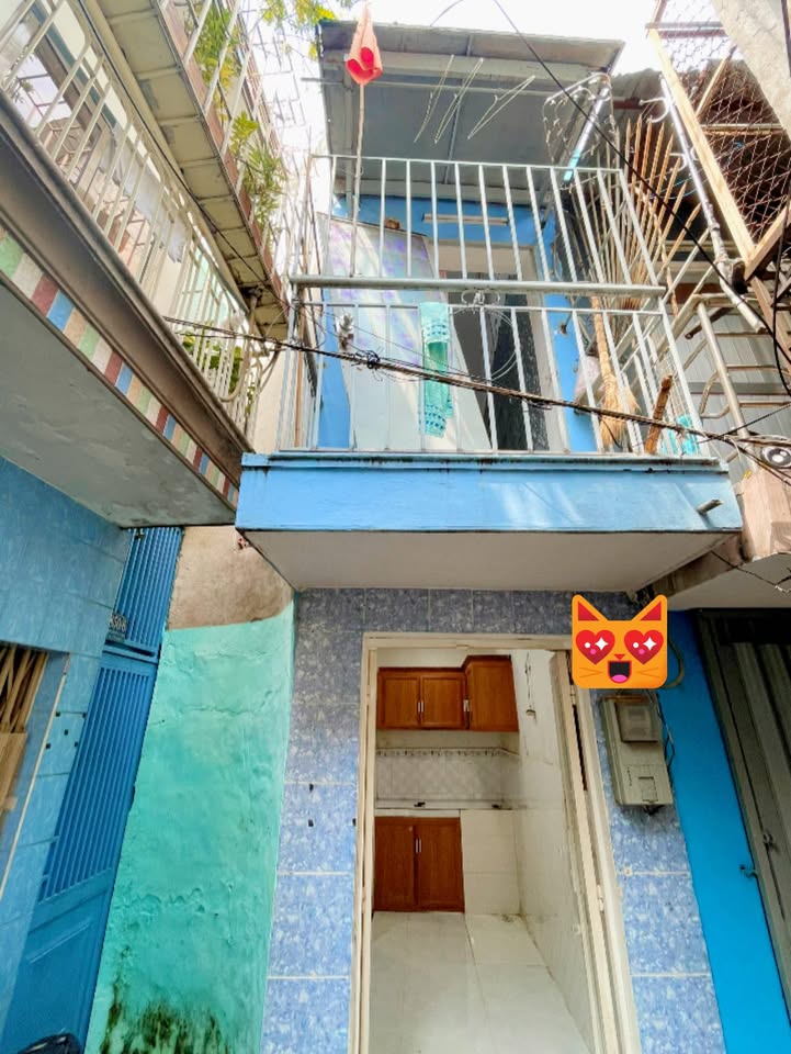 Nhà 2 Tầng Hẻm 1 Đoàn Văn Bơ Quận 4 - Giá Chỉ 1.25 Tỷ, Chính Chủ!