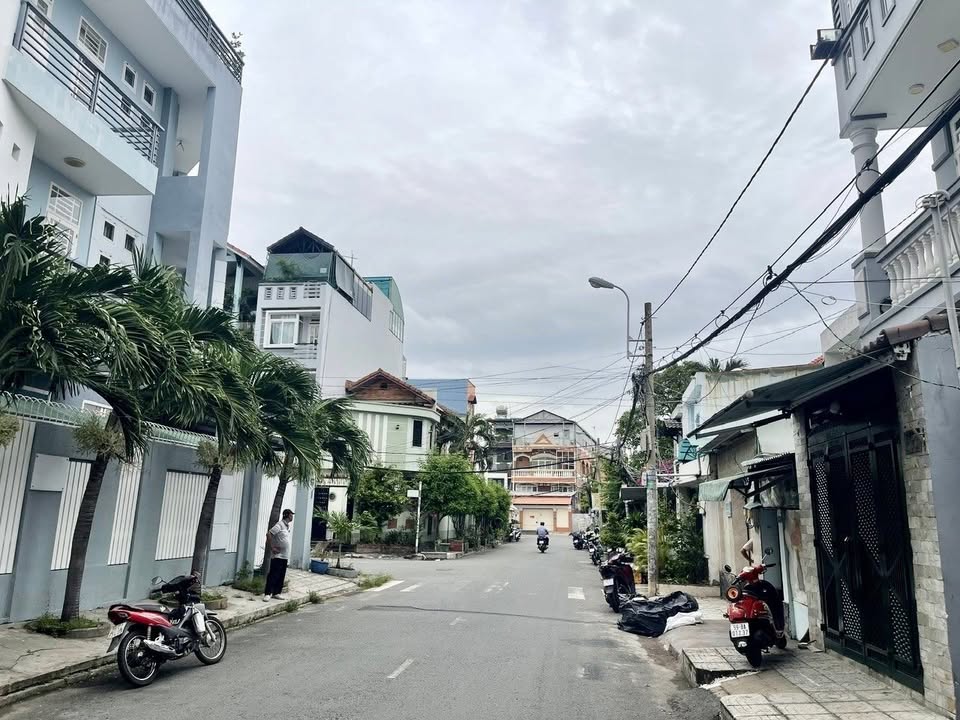 Mặt tiền FrontHouse đường số Tân Quy 208m² giá 11.5 tỷ - Cơ hội đầu tư tuyệt vời!