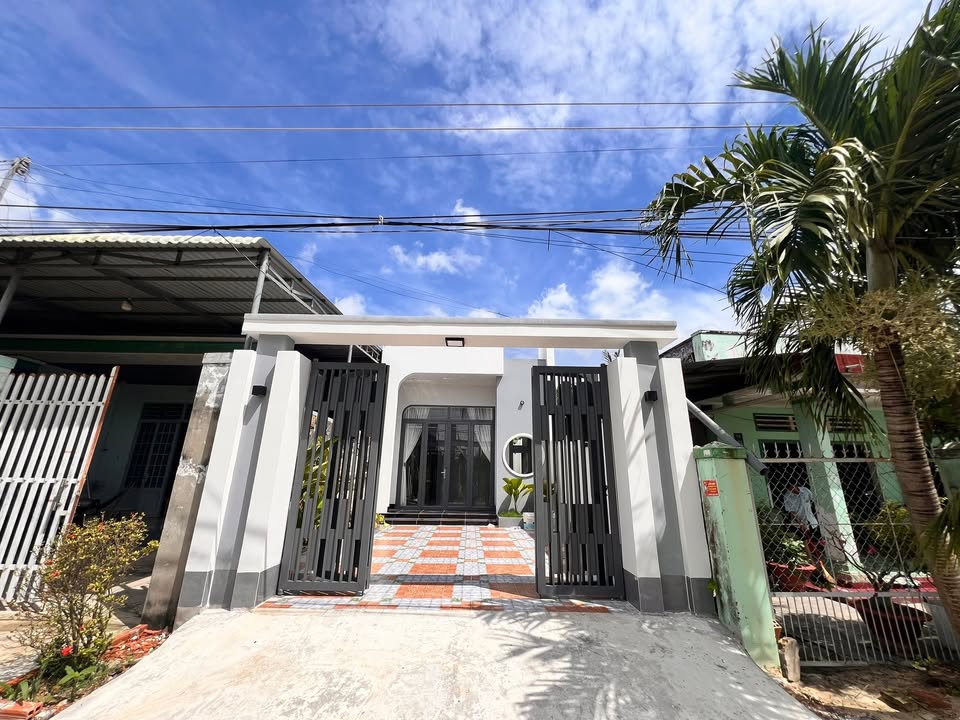 Nhà đẹp khu phố Trường Lộc - Long Hoa, Tây Ninh 150m² giá 1.49 tỷ - Không gian sống lý tưởng!