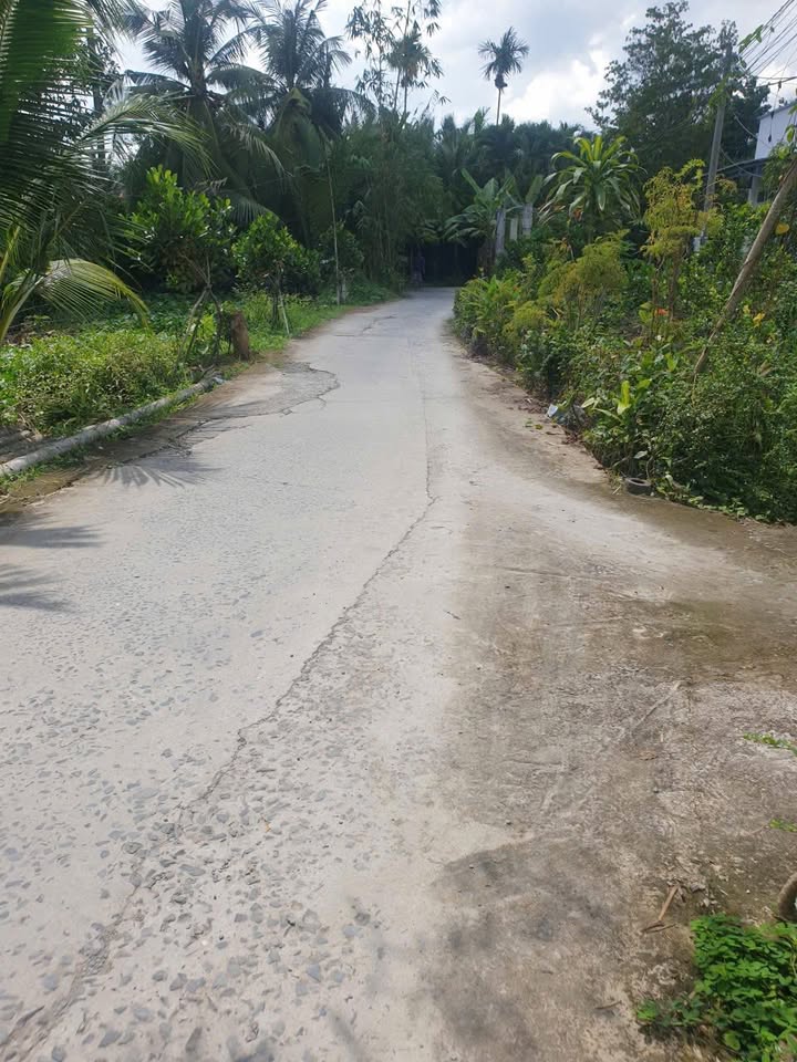 Nhà trệt gác lửng Long Tuyền, Bình Thủy 150m² giá 999 triệu - Tiện ích đầy đủ!