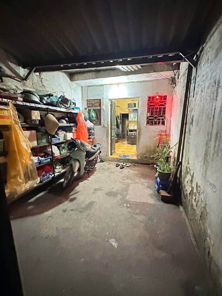 Đất Lạc Long Quân Cầu Giấy 73m² giá 16 tỷ - Tiềm năng phát triển lớn!