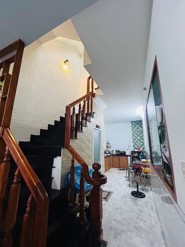 Bán nhà 3 tầng hẻm 3m đường Hoàng Văn Thụ, Quy Nhơn 42m² - An cư lý tưởng!