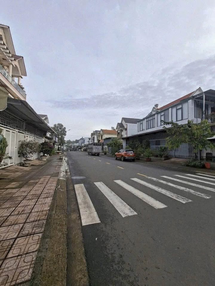 Nhà mặt tiền Nguyễn Chí Thanh, Bảo Lộc 400m² giá 6.6 tỷ - Kinh doanh đa ngành nghề!