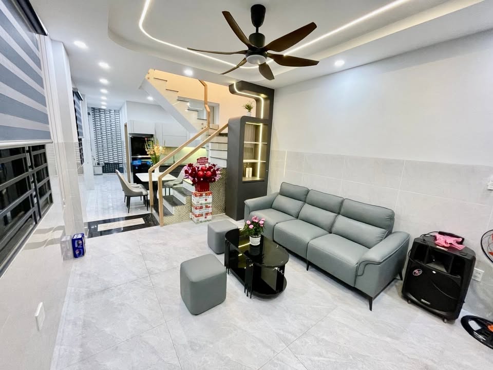 Nhà mặt tiền chợ Tân Quy, Quận 7, 58m² giá 7.1 tỷ - Kinh doanh sầm uất!