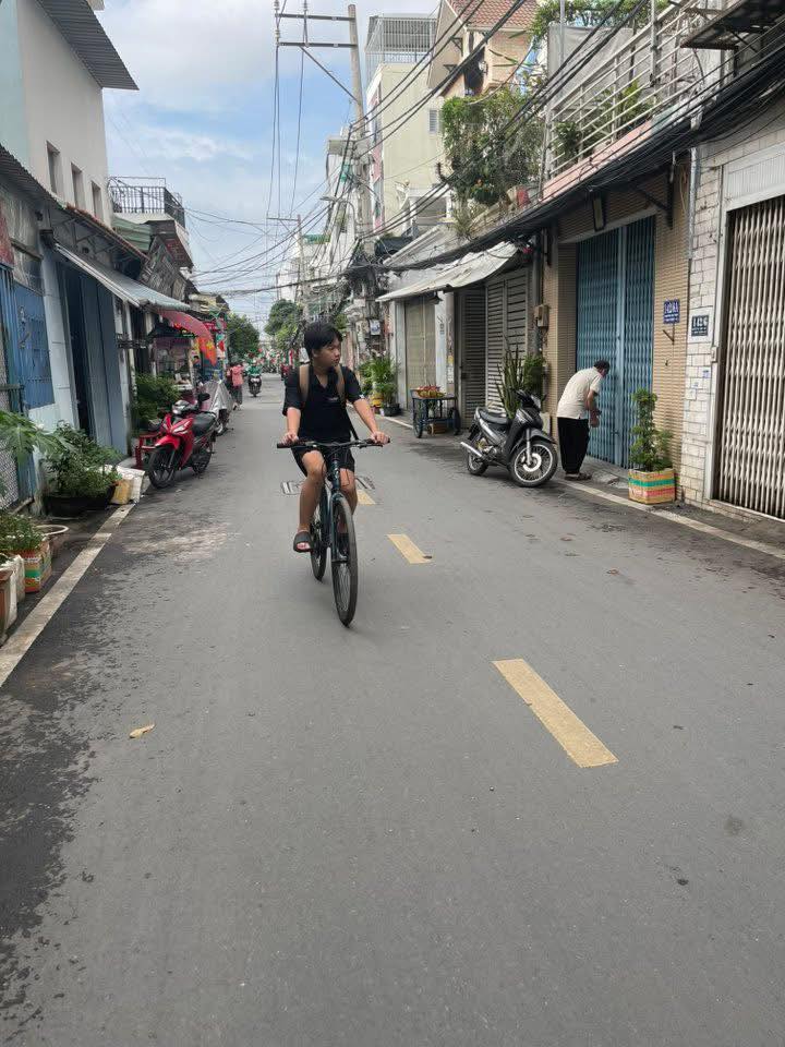 Nhà 2 tầng hẻm 95 Lê Văn Lương, quận 7, diện tích 68m² giá 6 tỷ - Vị trí đẹp, khu dân trí cao!