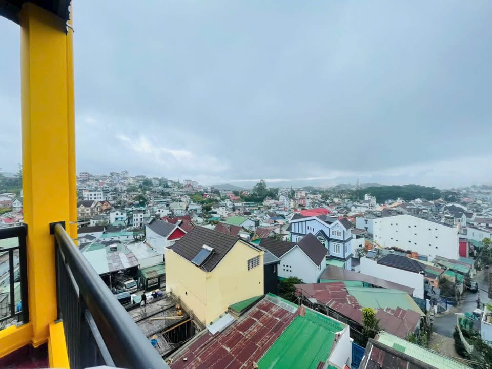 Đất xây dựng liên kế tại Đà Lạt, 75m² giá 5.5 tỷ - Sổ hồng riêng, view đẹp!