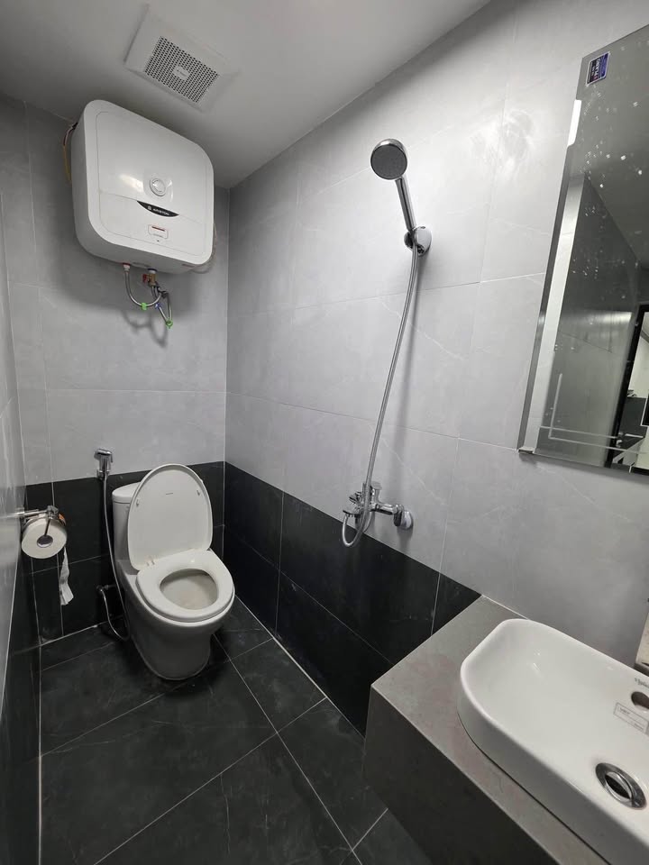 Căn hộ Tập thể Bộ Thủy Sản, Ba Đình 90m² giá 6.6 tỷ - Đầy đủ nội thất, ô tô đỗ cửa!