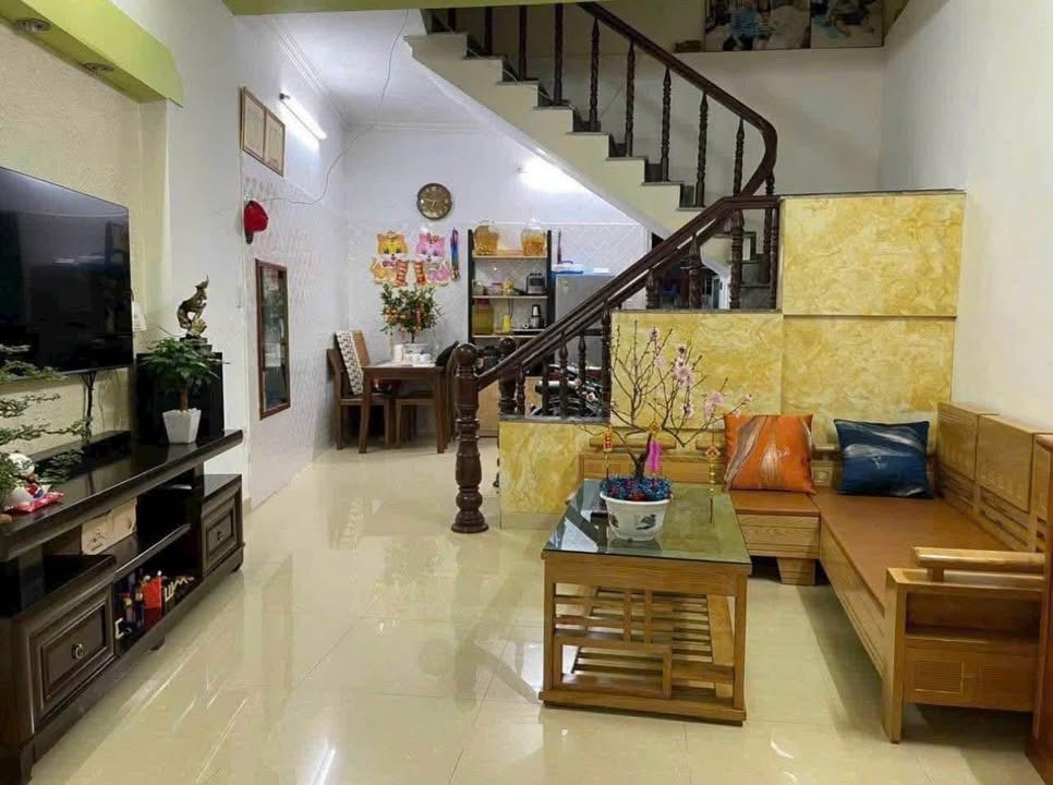 Nhà 2 tầng Đằng Lâm 43.4m² giá 1.98 tỷ - Sẵn sàng vào ở ngay!