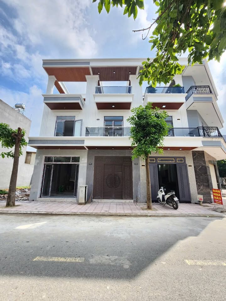 Nhà phố Bình Chuẩn 64m² giá 4.7 tỷ - Sổ hồng chính chủ, gần ngã tư